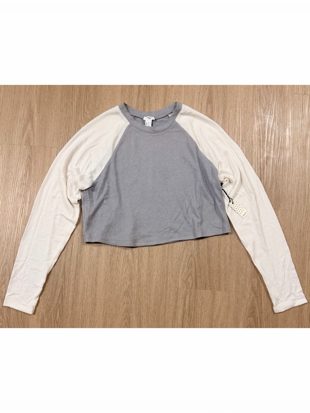 🆕 NWT Forever 21 Color-block Raglan Sleeves Crop